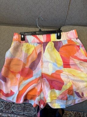 H & M XL Colorful Abstract Print Women’s Shorts